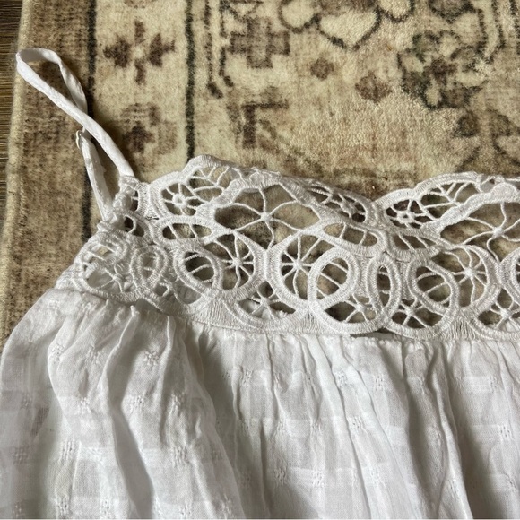 American Eagle Outfitters White Lace Camisole - Picture 2 of 10